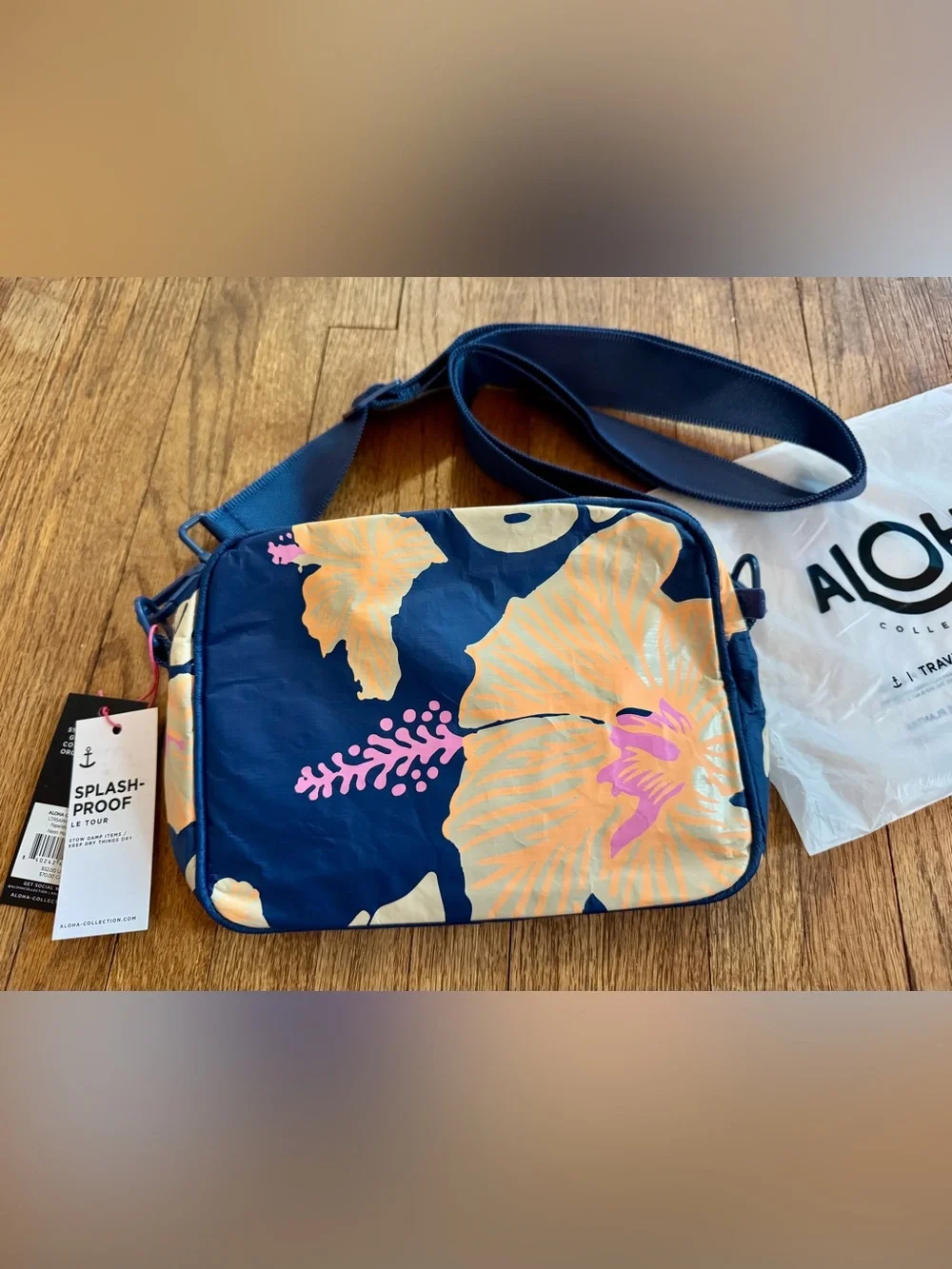 ALOHA Collection Navy Crossbody LeTour Bag Pape’ete by Samudra - Picture 5 of 7
